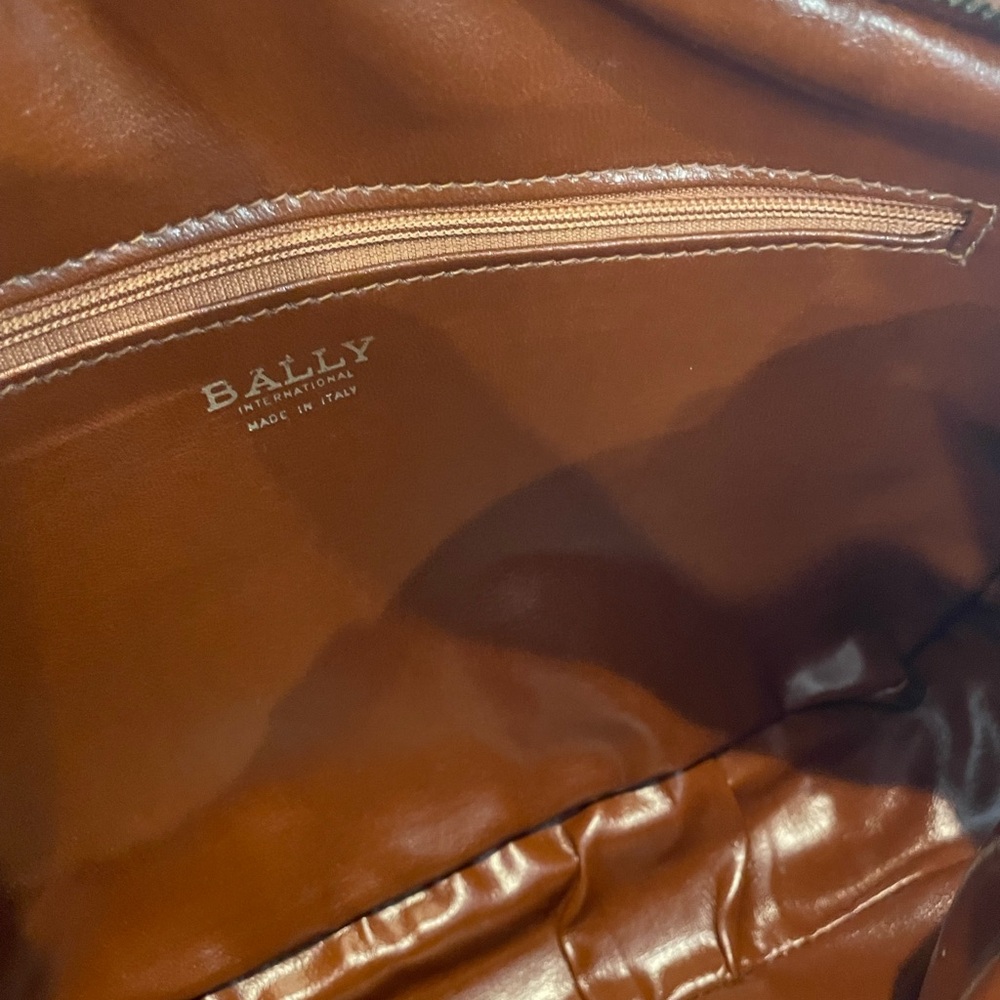 Bally Vintage Leather Crossbody Bag - Made in Italy with COA! - Picture 12 of 17